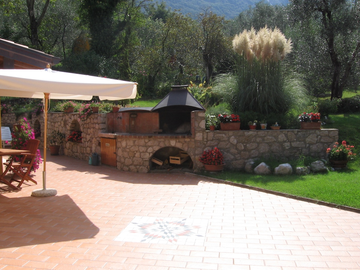 'Casa con Giardino'     M0230450212