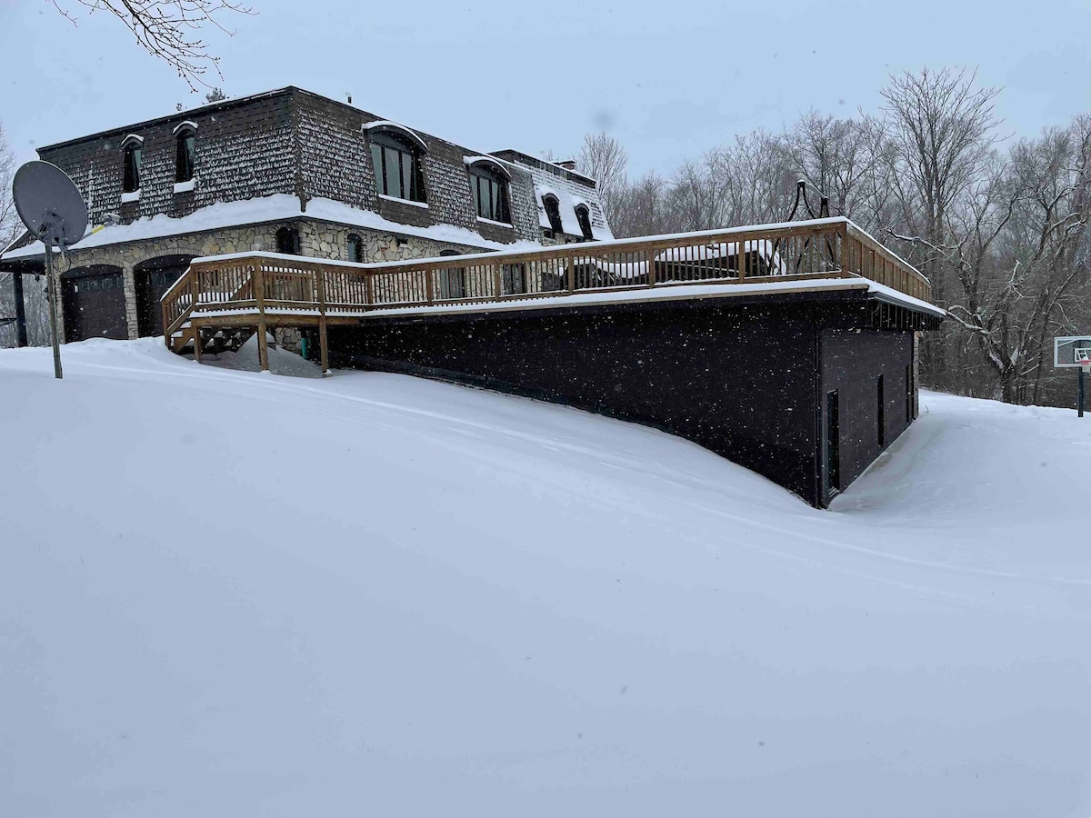 Luxury Family Home - Near Lake Michigan