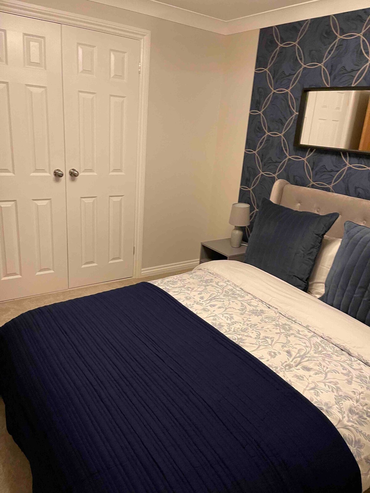 北安普敦（ Northampton ）令人惊叹的双人床卧室