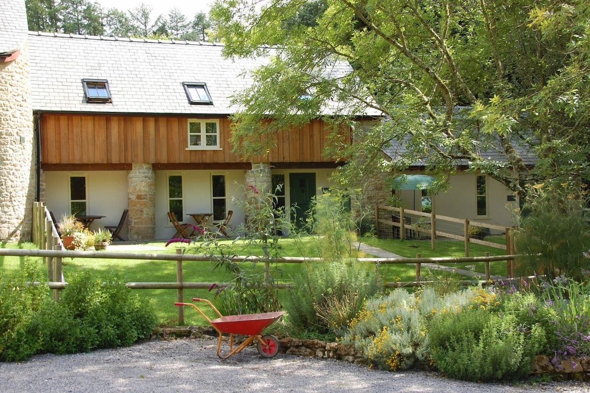 Linum Barn, Converted Flax Mill, Rural tranquility