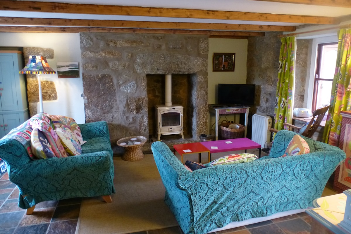 Cosy granite cottage just a mile from Mousehole