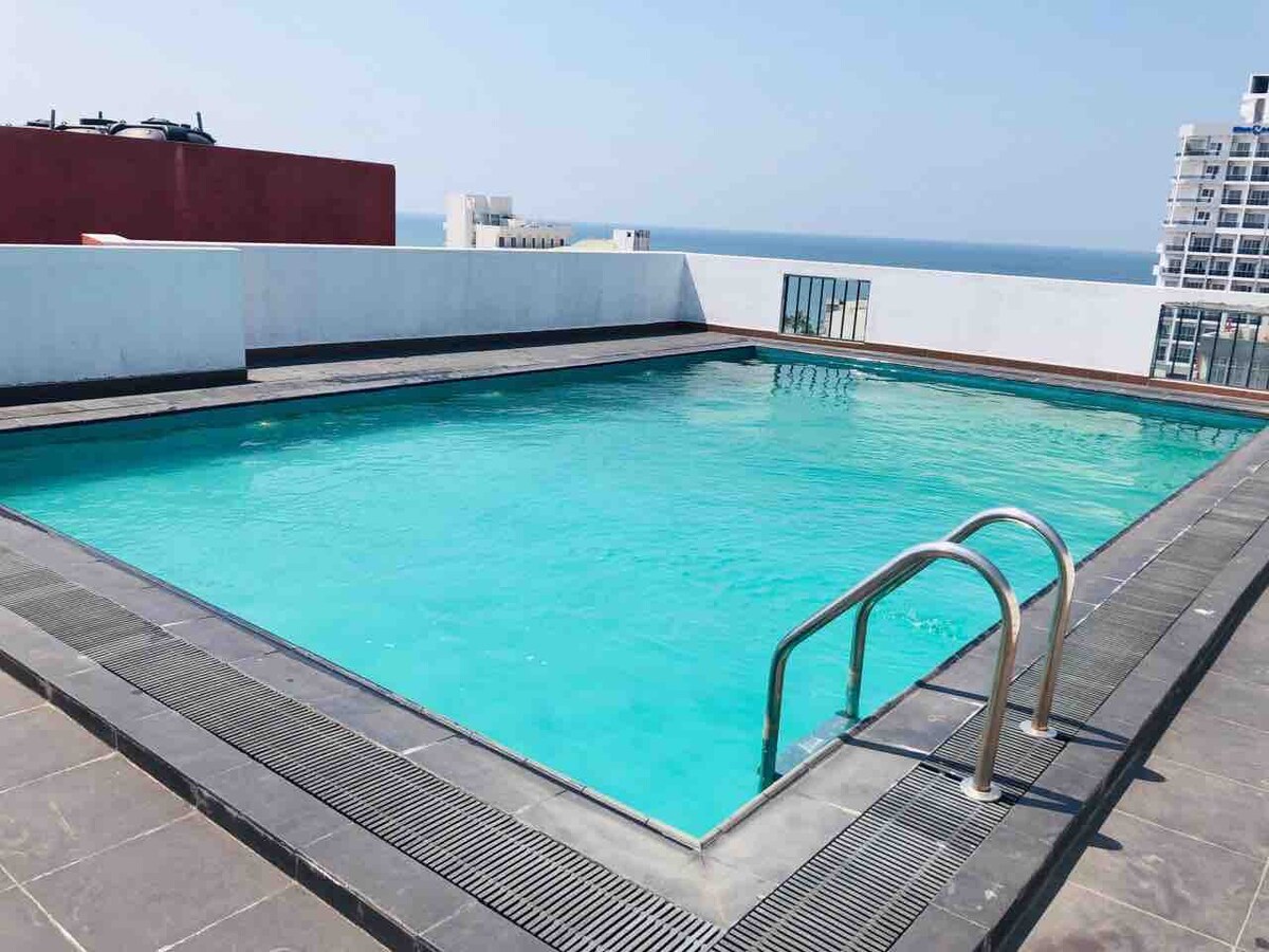 拉维尼亚山海滩豪华公寓，带游泳池