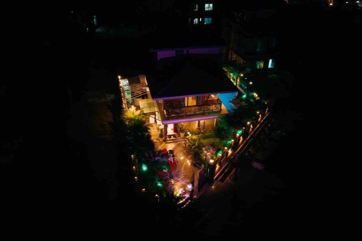 Aashiyaana别墅，带泳池的传统豪华别墅