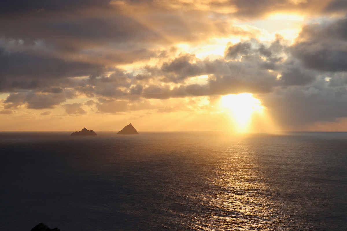 Skellig View Sunset Apartment & The Kerry Cliffs