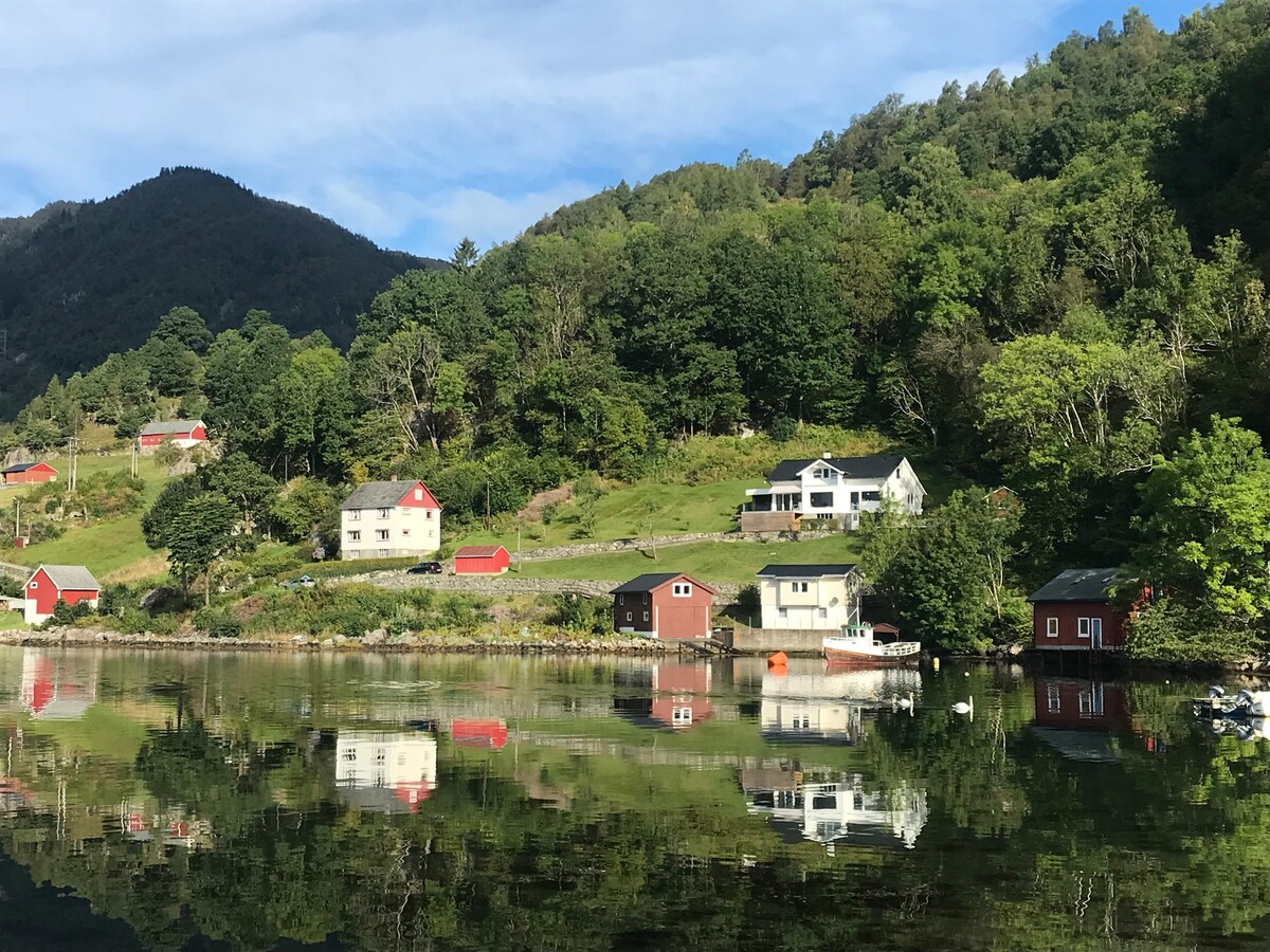 Feriehus med fin utsikt i Åkra