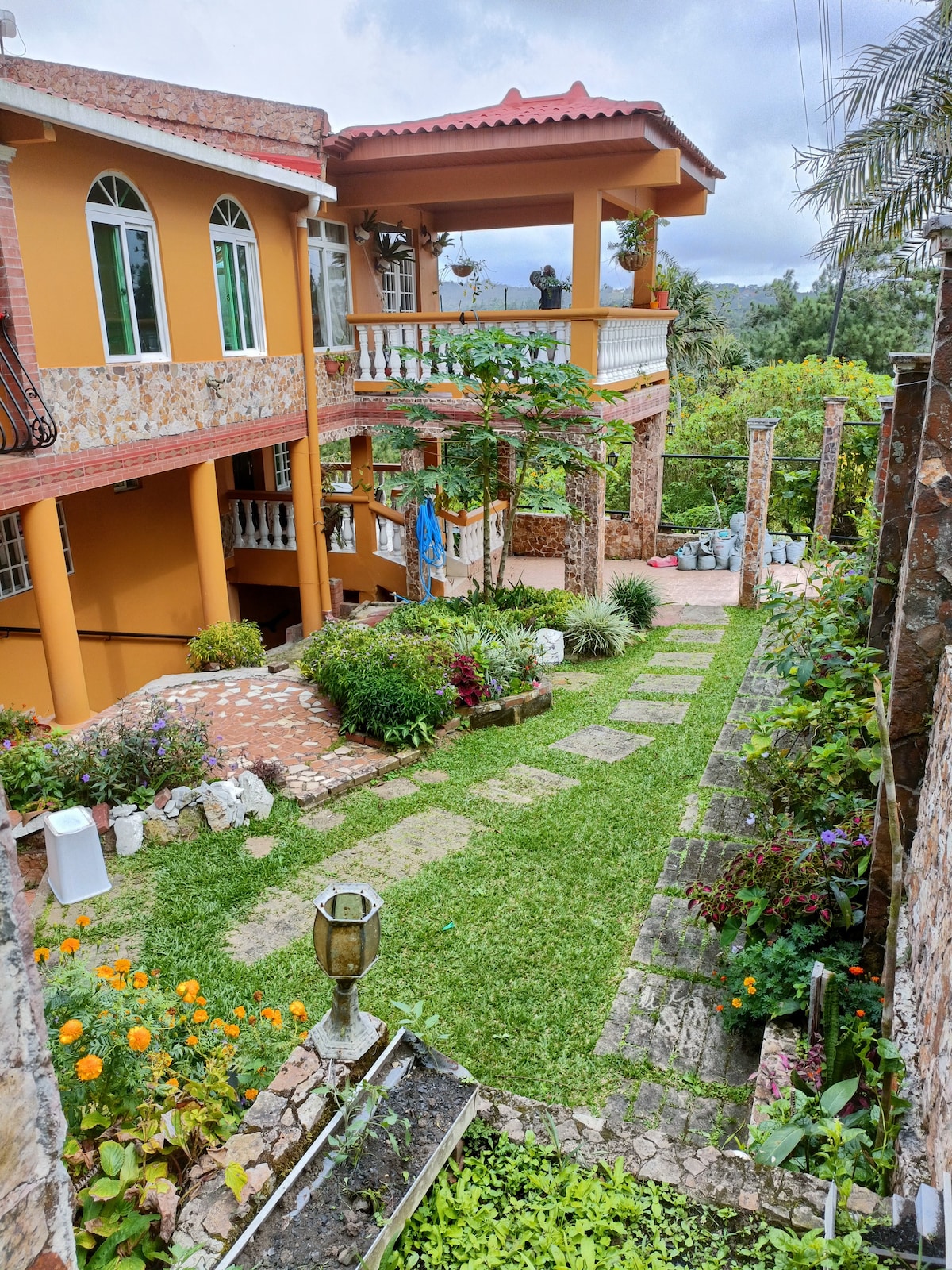 ¡Villa de Montaña familiar en Altos de Cerro Azul!