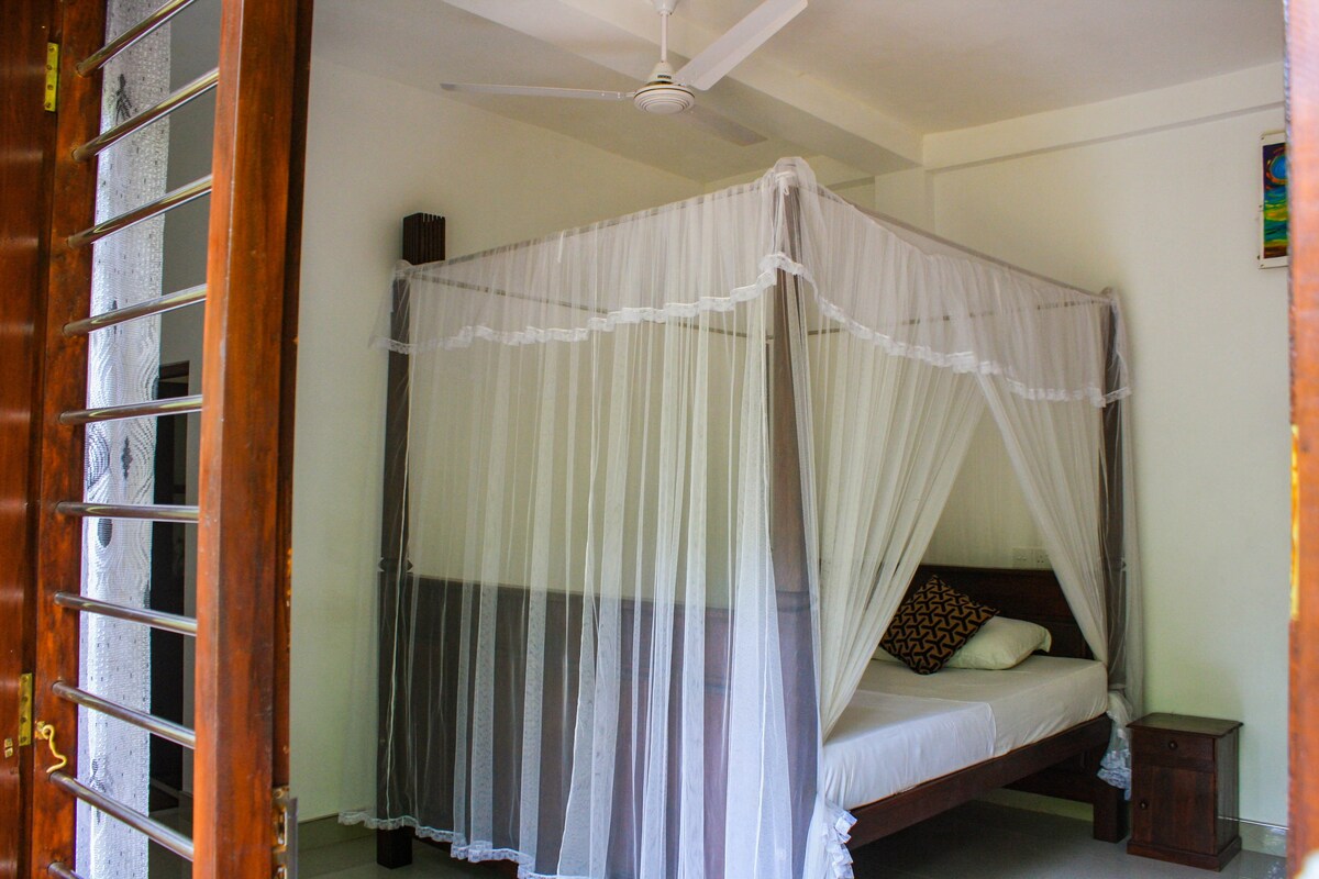 Jaya’s Garden Front Villa | DBL Room 1