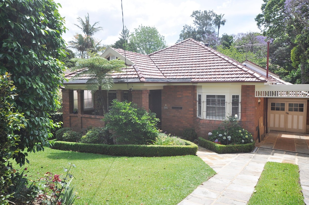 "Camellia Grove" -Tranquil Lindfield Home.