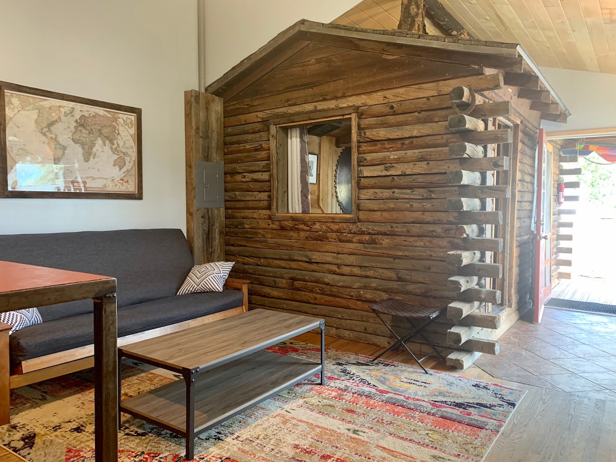 Mill Cabin Suite