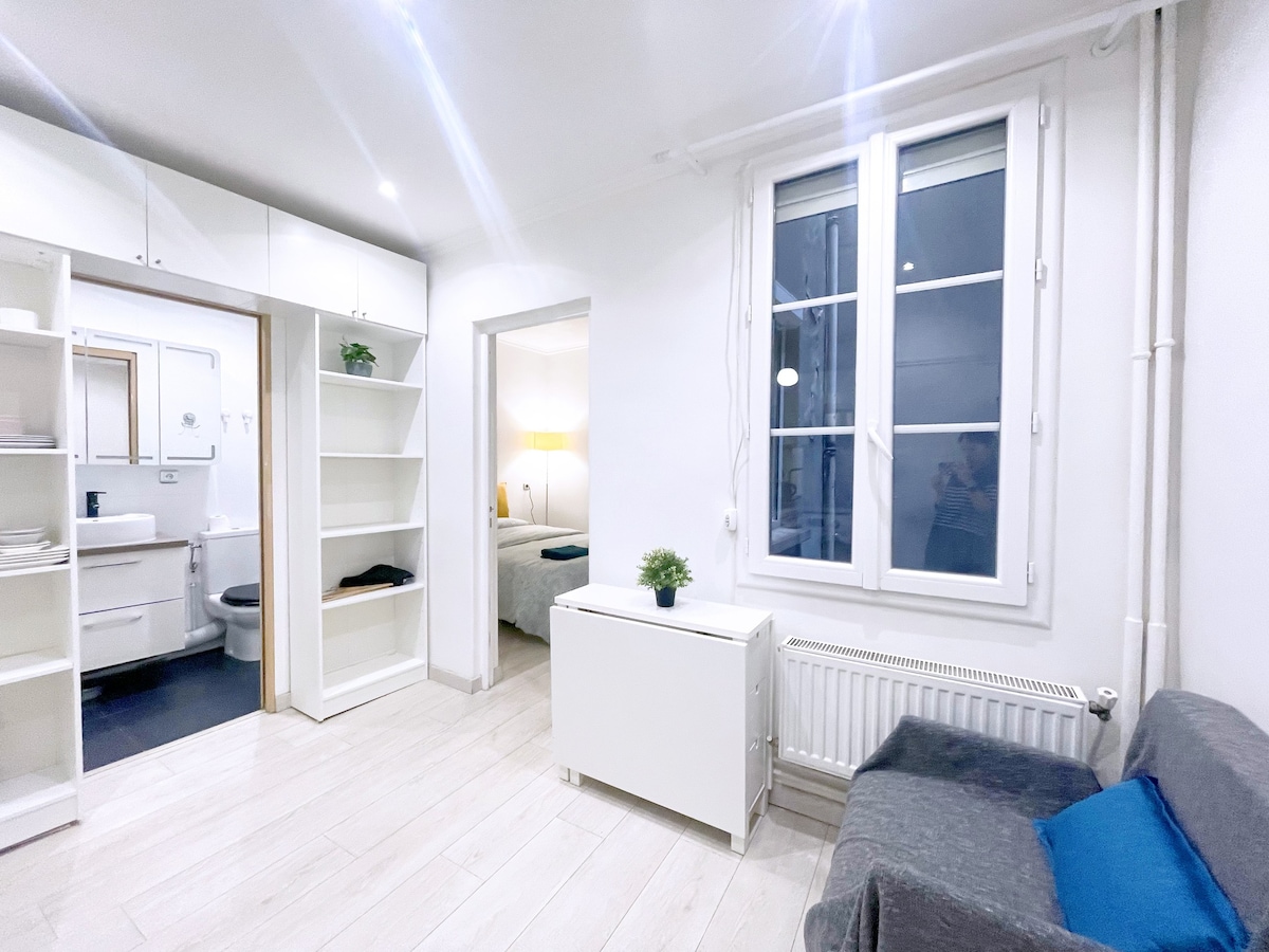 Quiet apartment center Paris + 5G WiFI