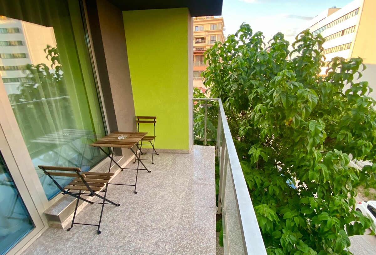 舒适安静的公寓，带阳台，可通往保加利亚大道