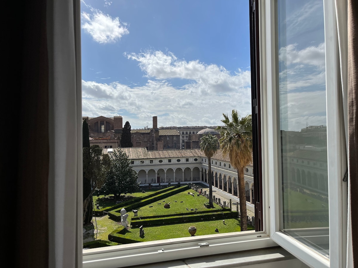 doubleRoom x2 with view of Michelangelo’s Cloister