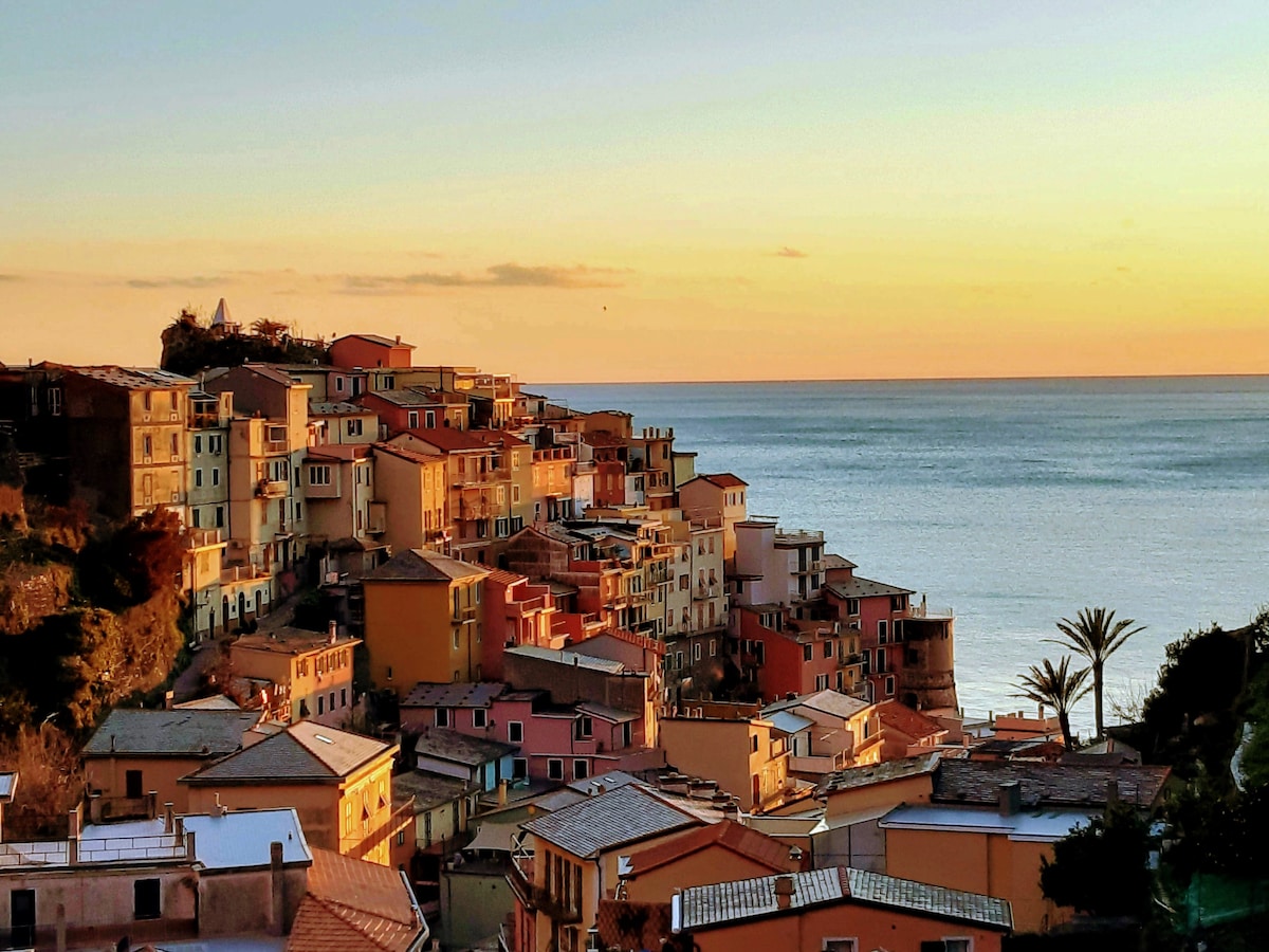 Stanza Rossa al Cinque Terre