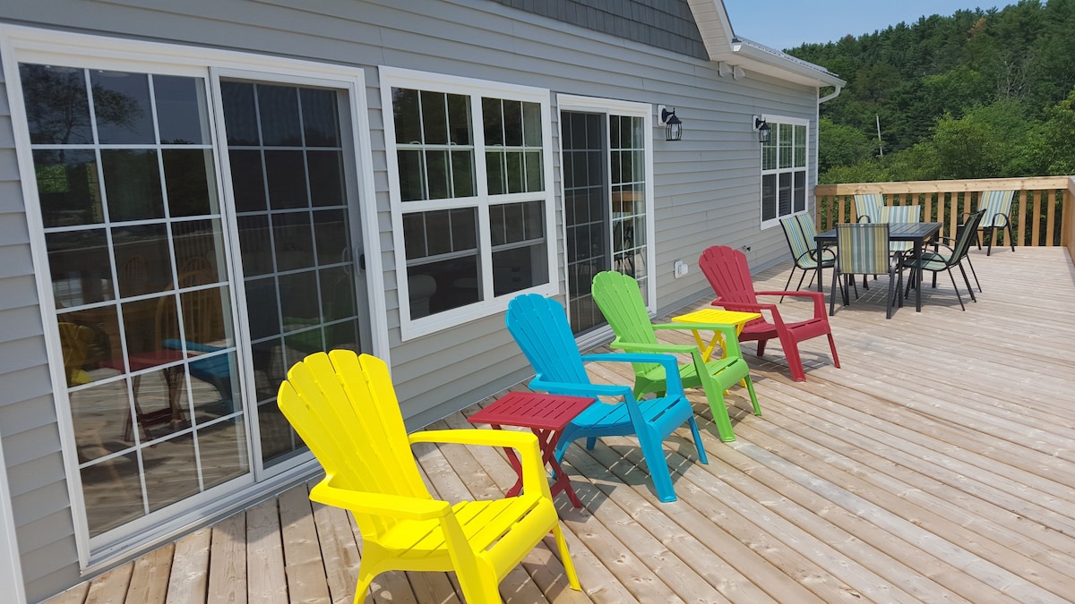 Heron Point Hideaway - Cottage on Mahone Bay