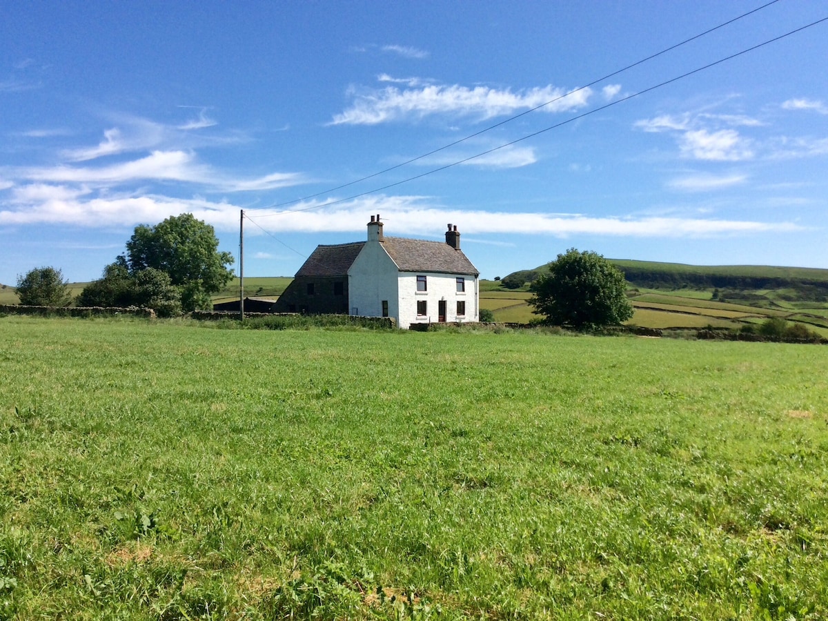 New Colshaw Farmhouse, Nr Buxton Peak District