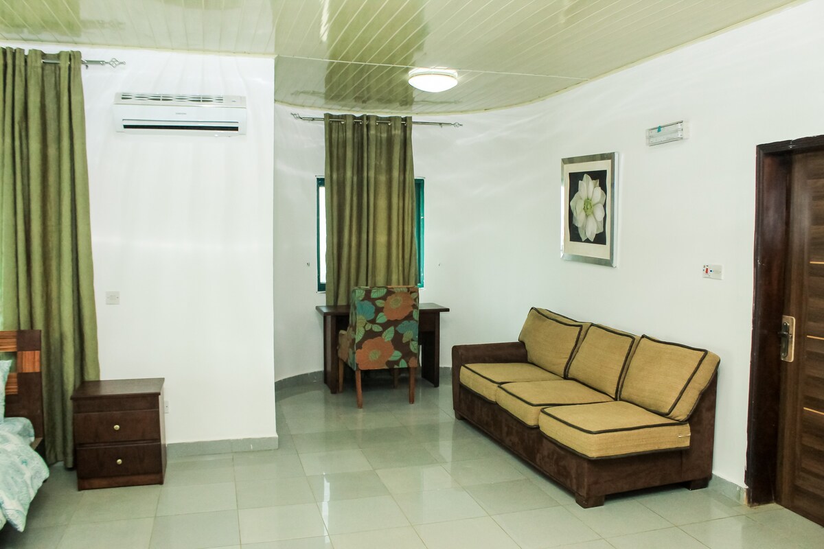 Rock Condos 3-bedroom rental unit in Freetown