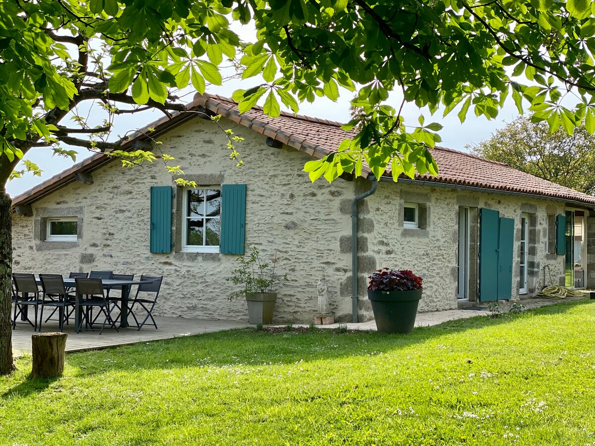 Maison familiale avec piscine et grand jardin