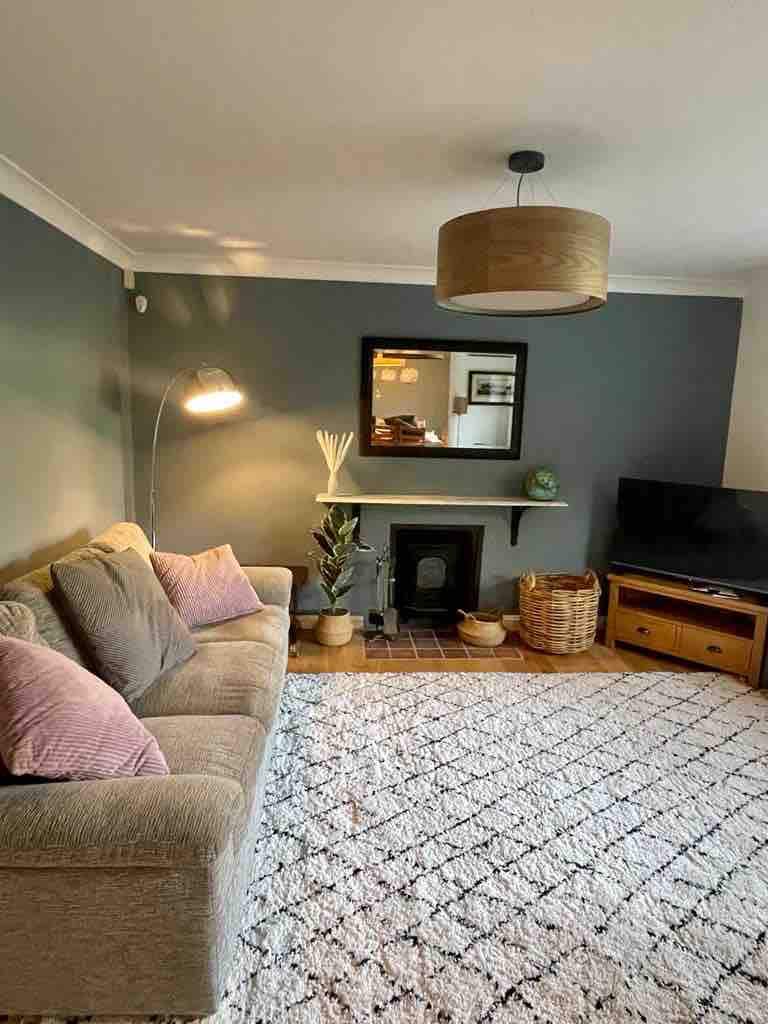 Spacious Village House near Oxford with Woodburner