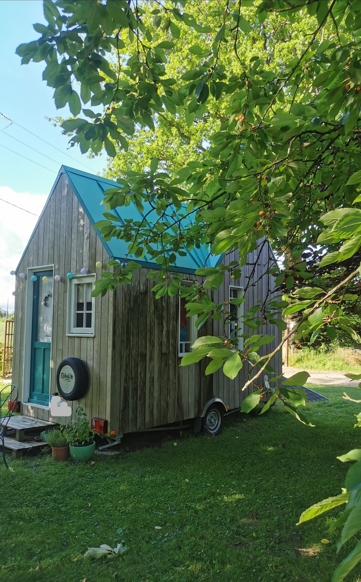 Mini tiny house sous les arbres, proche du Perche