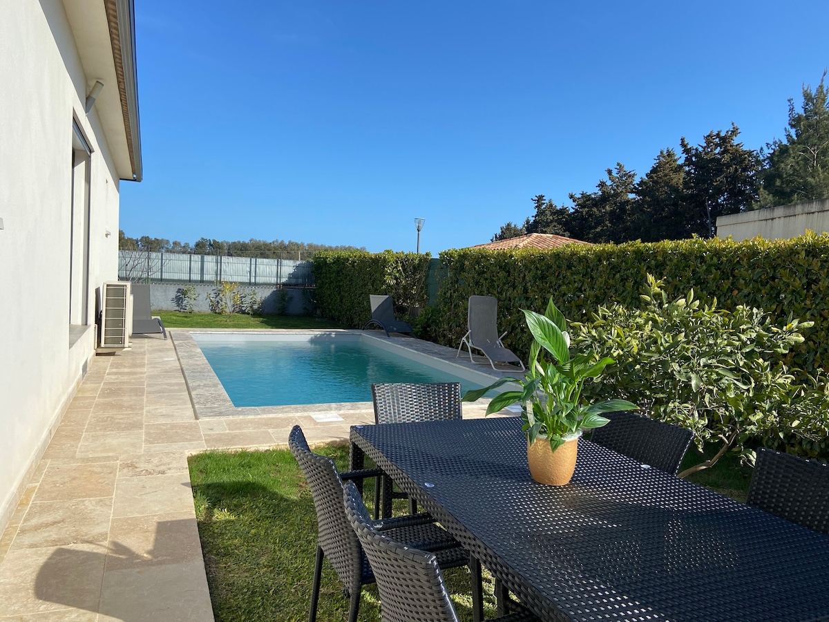 Villa avec piscine à proximité de la plage