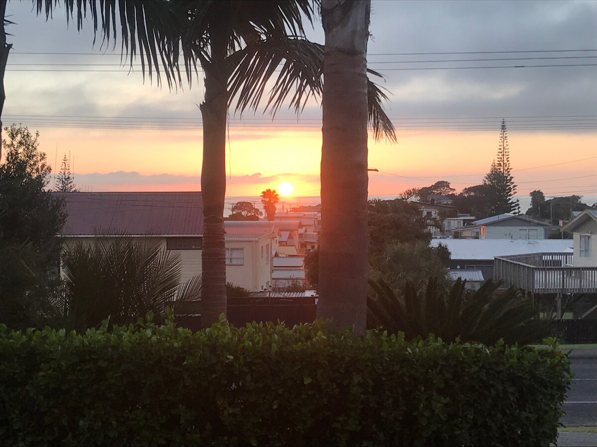 Waihi Beach North End Sun and View