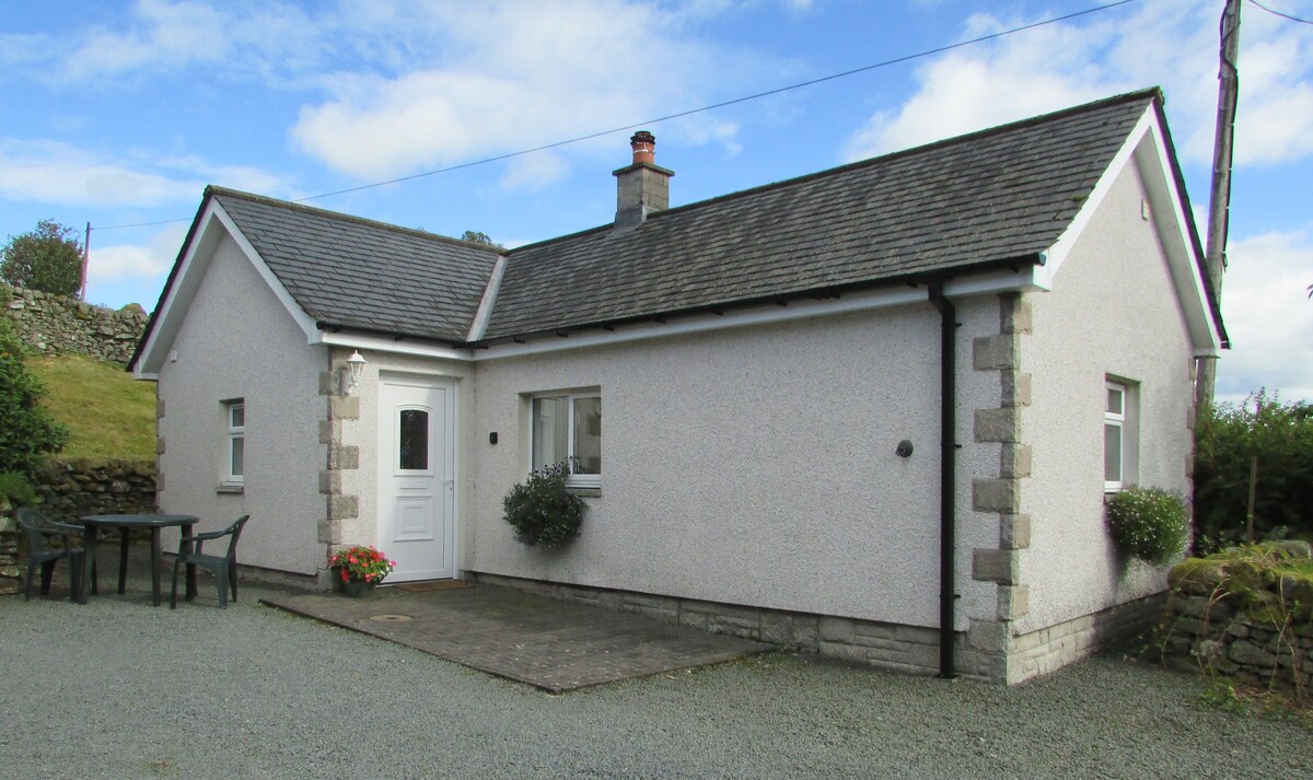 Glenrowan Bothy - cosy self catering cottage