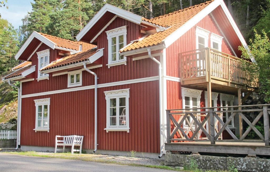 Svinesund的度假屋，有4间卧室。