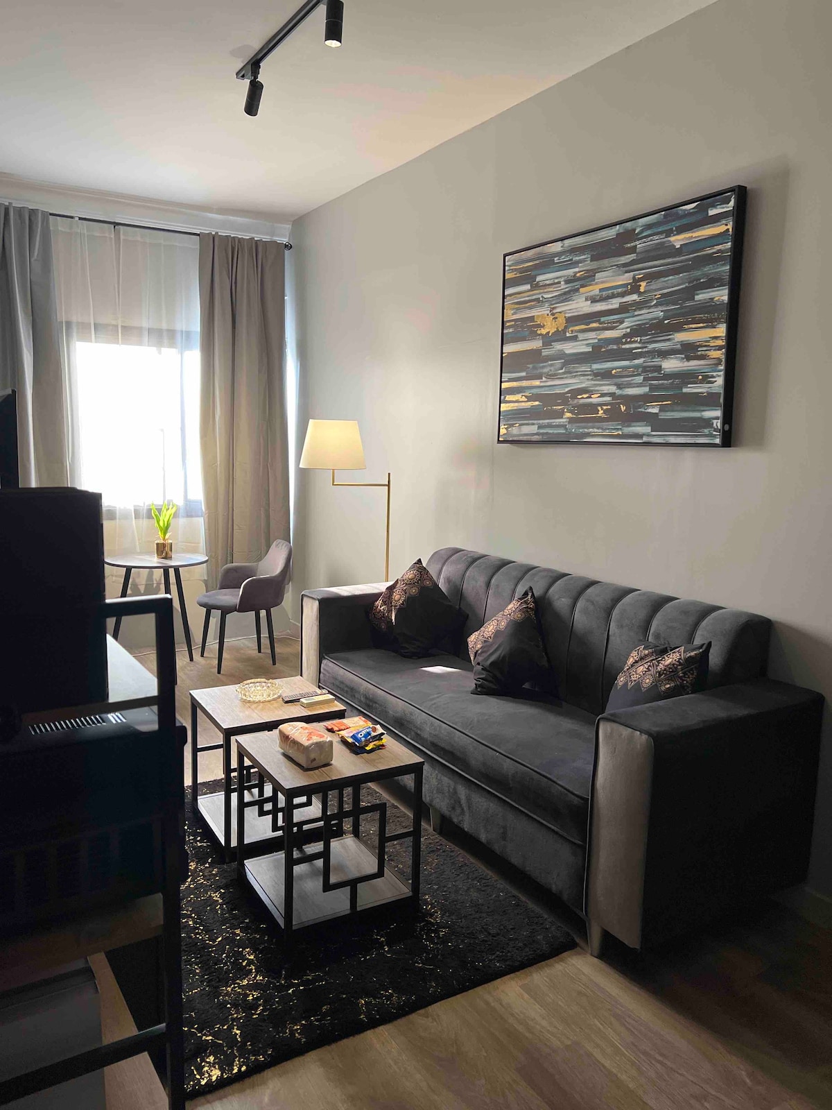 现代公寓智能客房和休息室