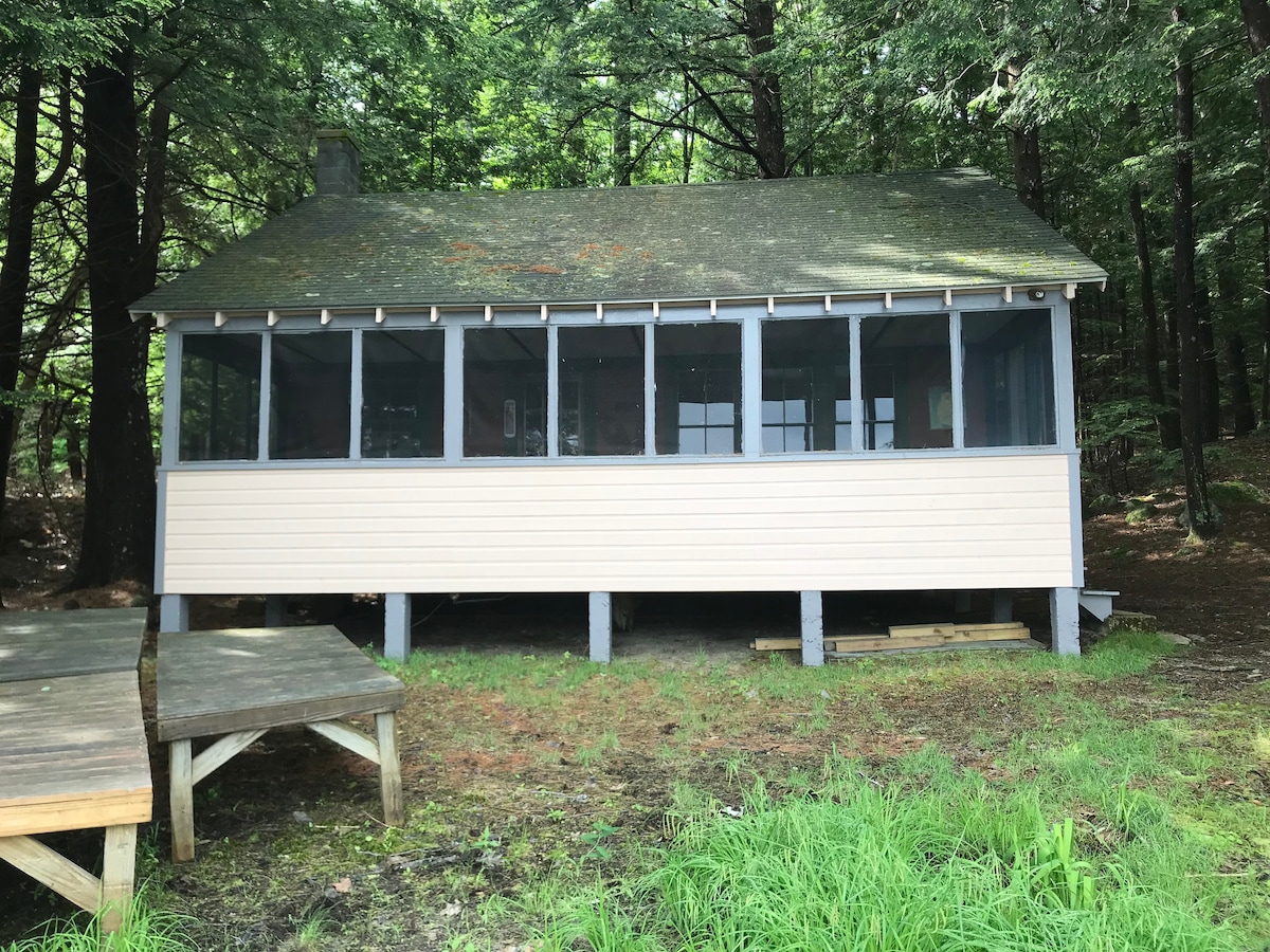 Rustic Lake Front Cabin