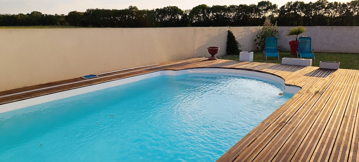 Maison  avec PISCINE à 20mn de La Rochelle