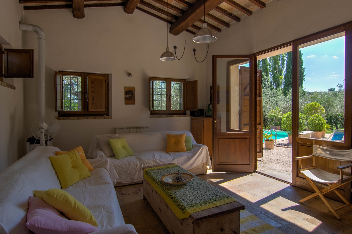 Private Umbrian Villa w Mineral Salt Pool