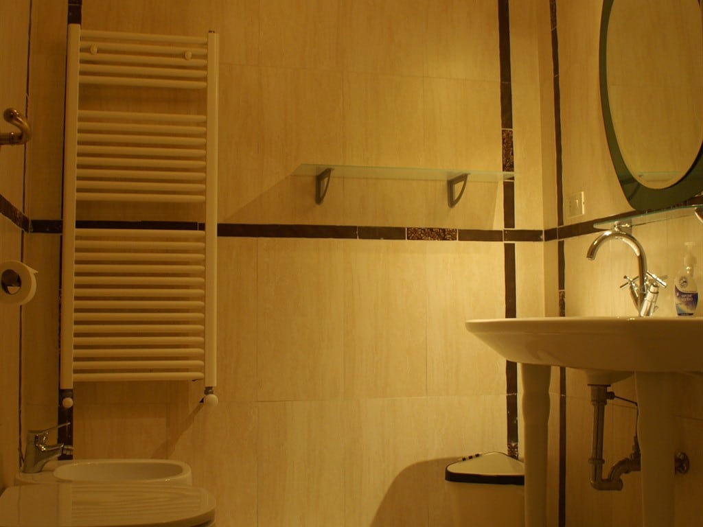 Vista Giard客房内的双人间浴室