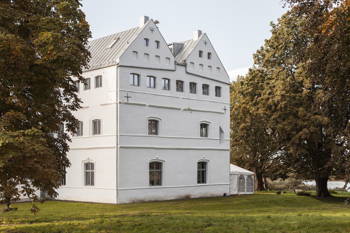 Ferienwohnung Gut Üselitz auf Rügen - 2. OG re 2