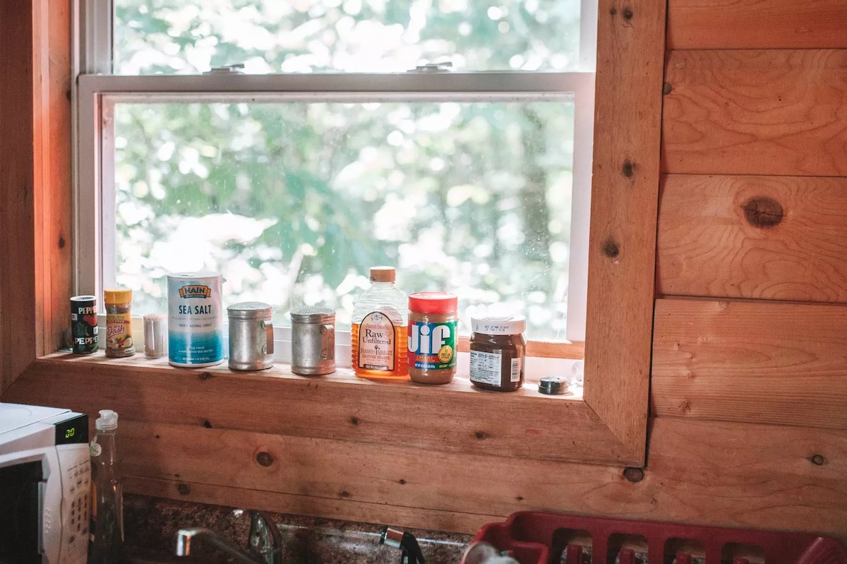 Grandpa 's Cabin at Heidenreich Hollow