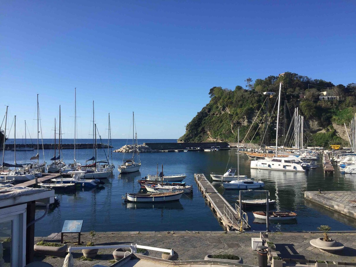 La terrazza sulla Chiaiolella