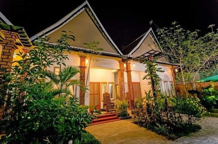 BACKPACKERS-OVERNIGHT-COUPLES- villa available