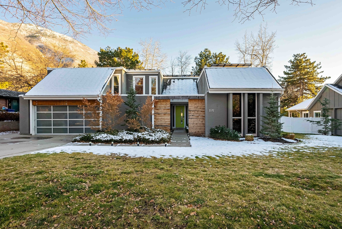 Beautiful Mid Century Ski House