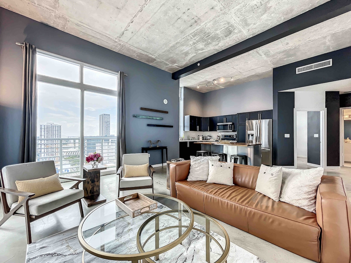 Luxe Penthouse in Downtown Miami