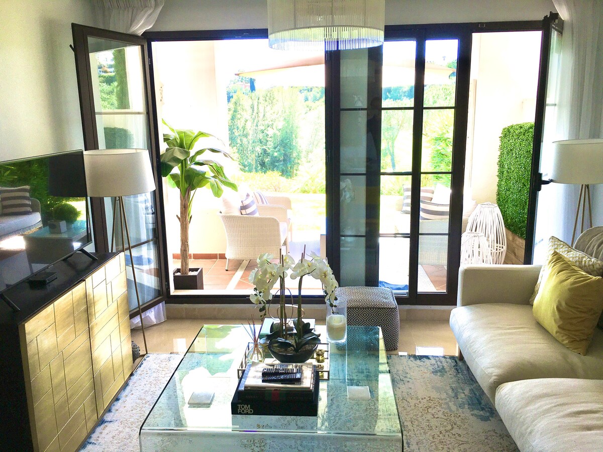 Fabulous Marbella apartment. Direct access to pool
