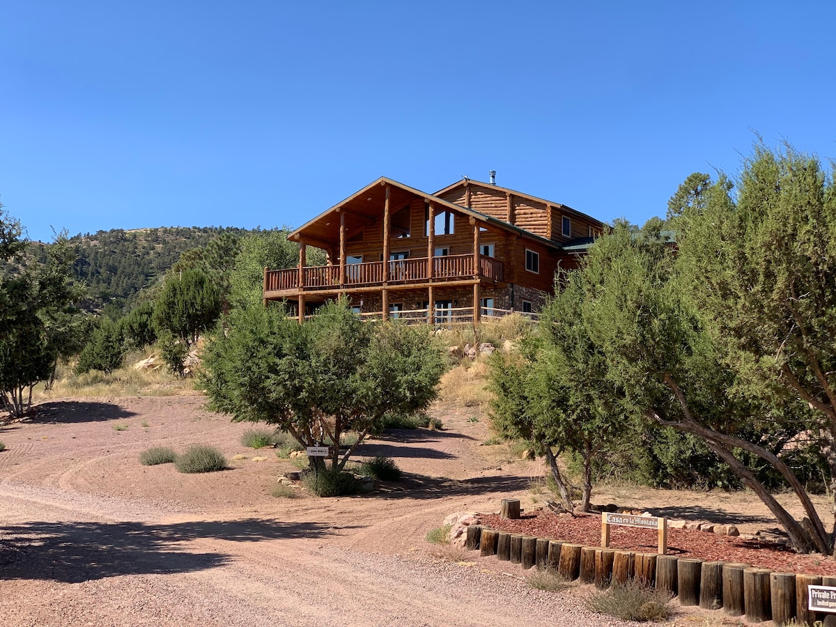 Mountainside Hideaway: Cabin next to Nt’l Forest