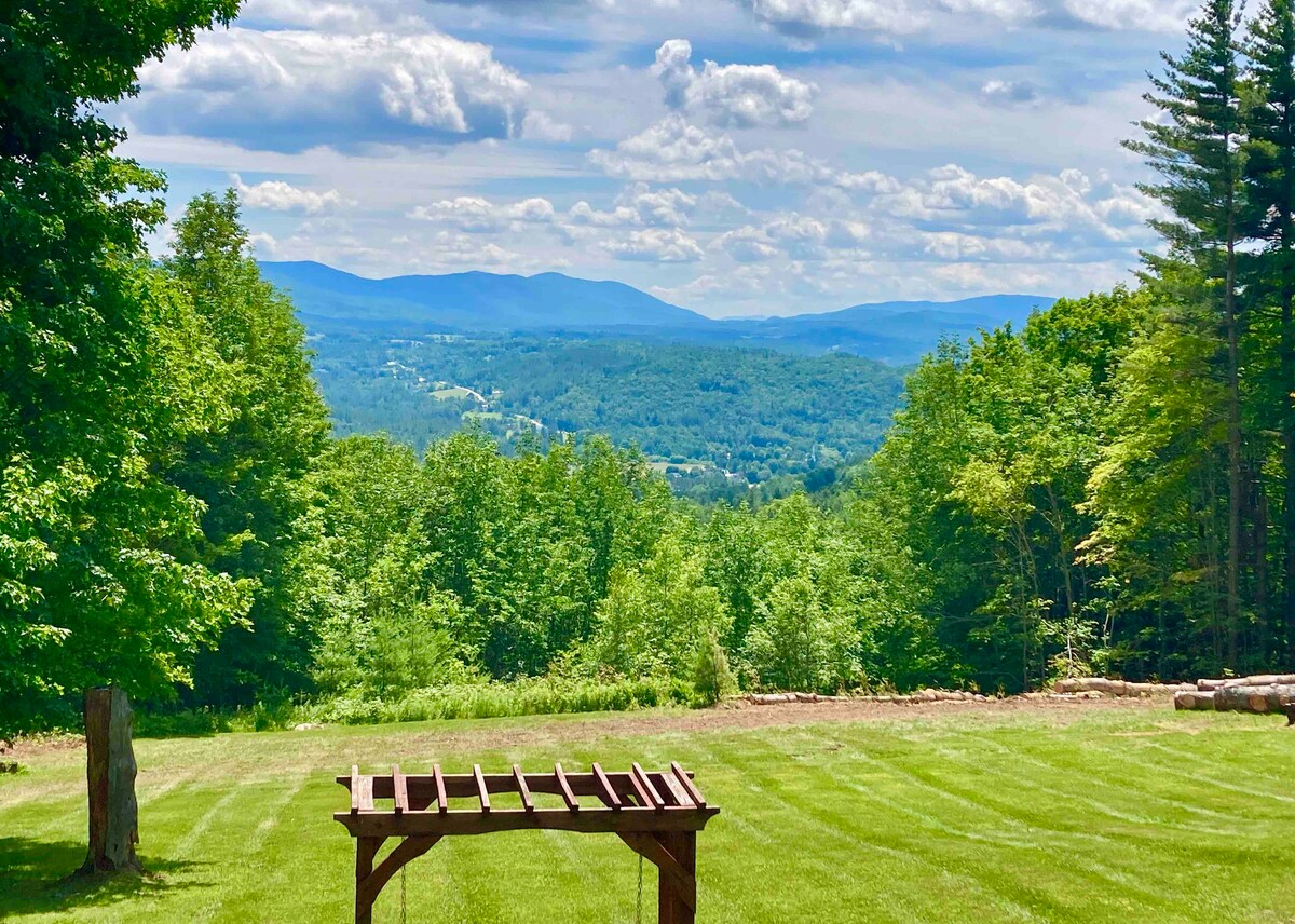 Gorgeous Home with Mountain Views & Tennis Court