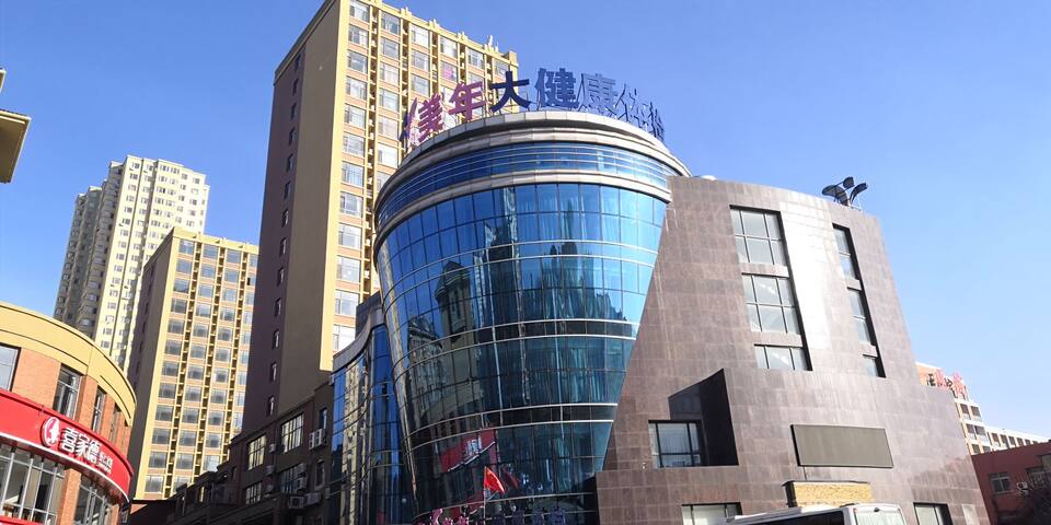 丹东御景苑好家商务公寓,可住2-4人,68平米一室一厨一卫,全新精装修