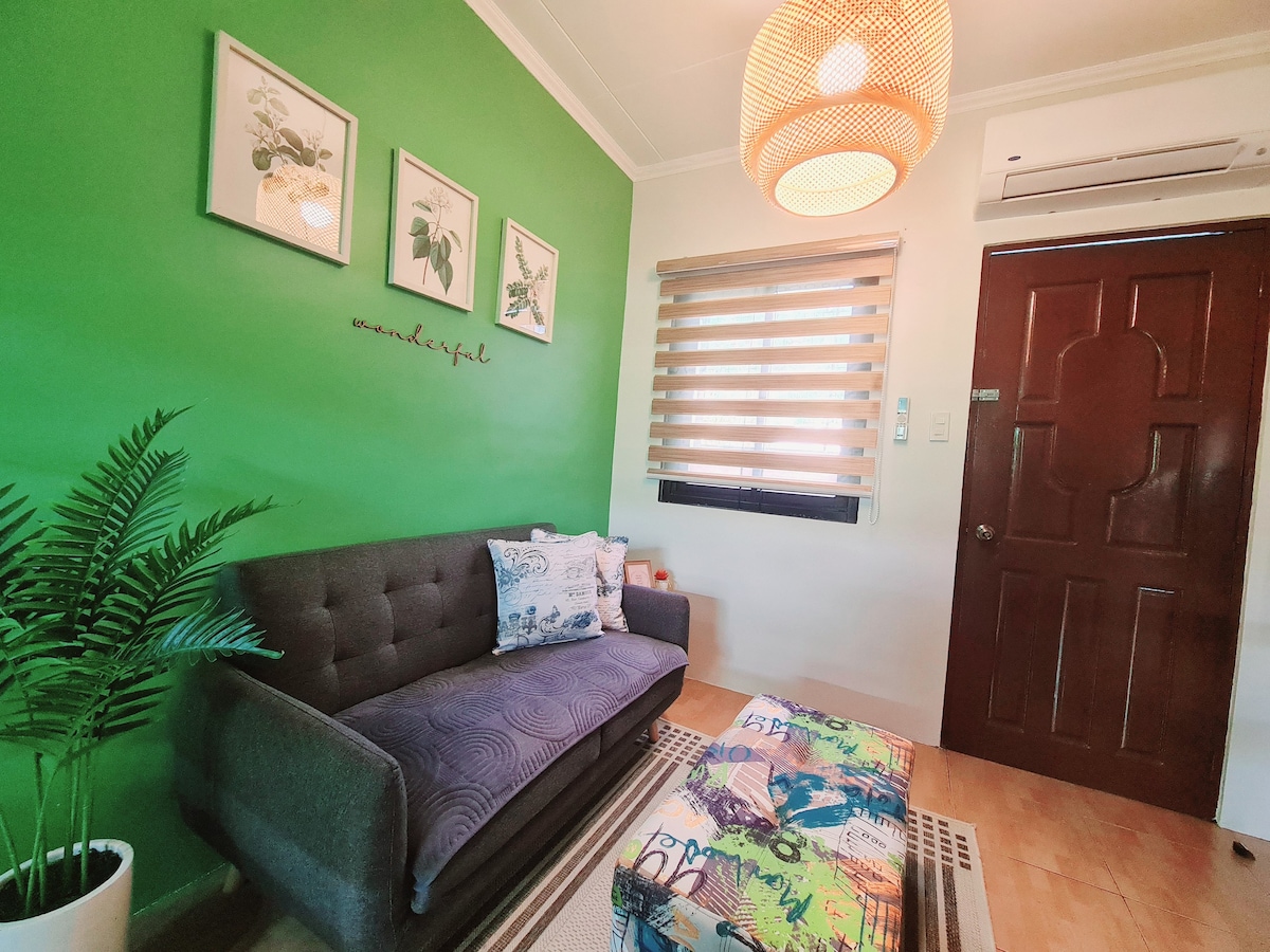 Cozy Stay in Batangas City (Unit L)