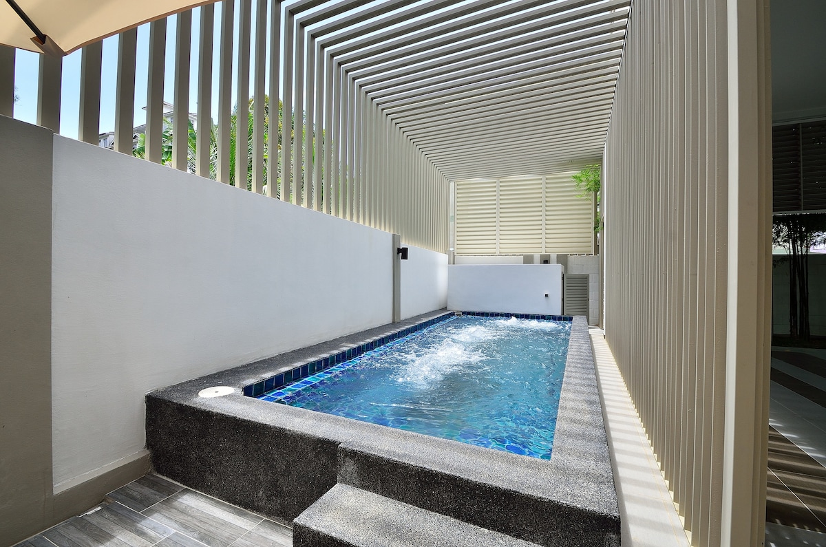 IRIS别墅@ Teluk Bahang ，带私人按摩浴缸