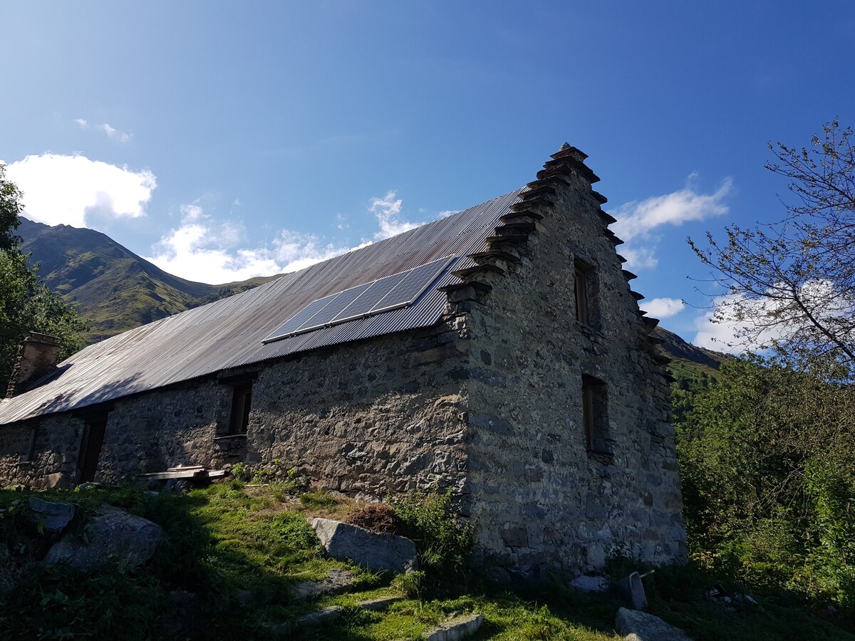 谷仓，可欣赏比利牛斯山脉迷人的美景