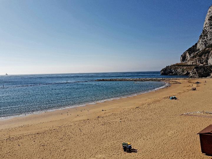 双卧室公寓，景迷人海景