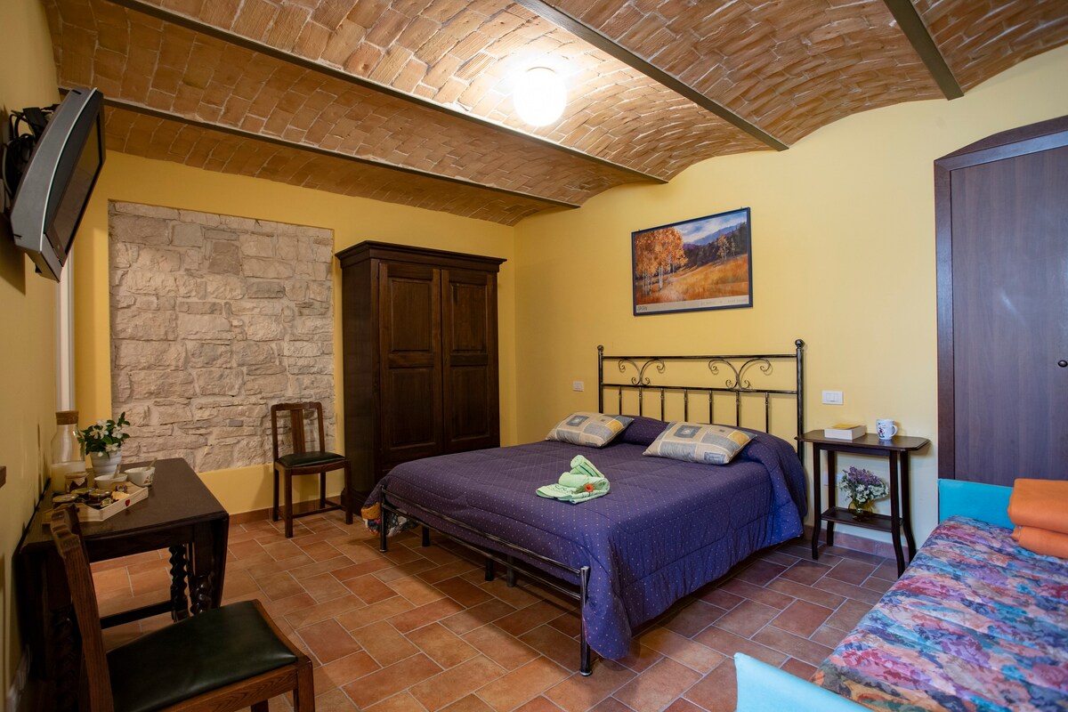 B&B "La Neviera" - Yellow Room