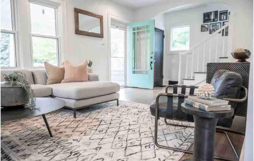 3 BR cozy + renovated walkable downtown stay