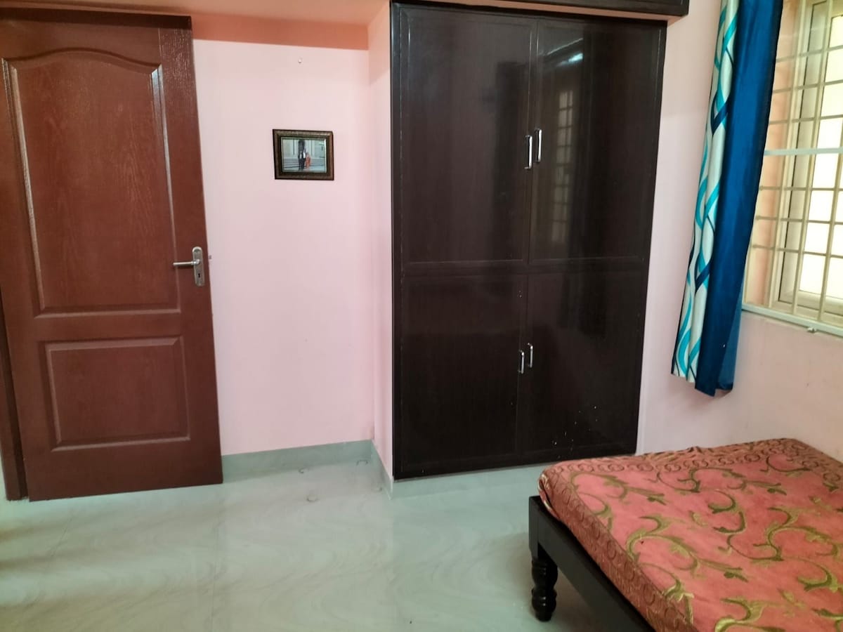 2个BHK Furnished Accomodation