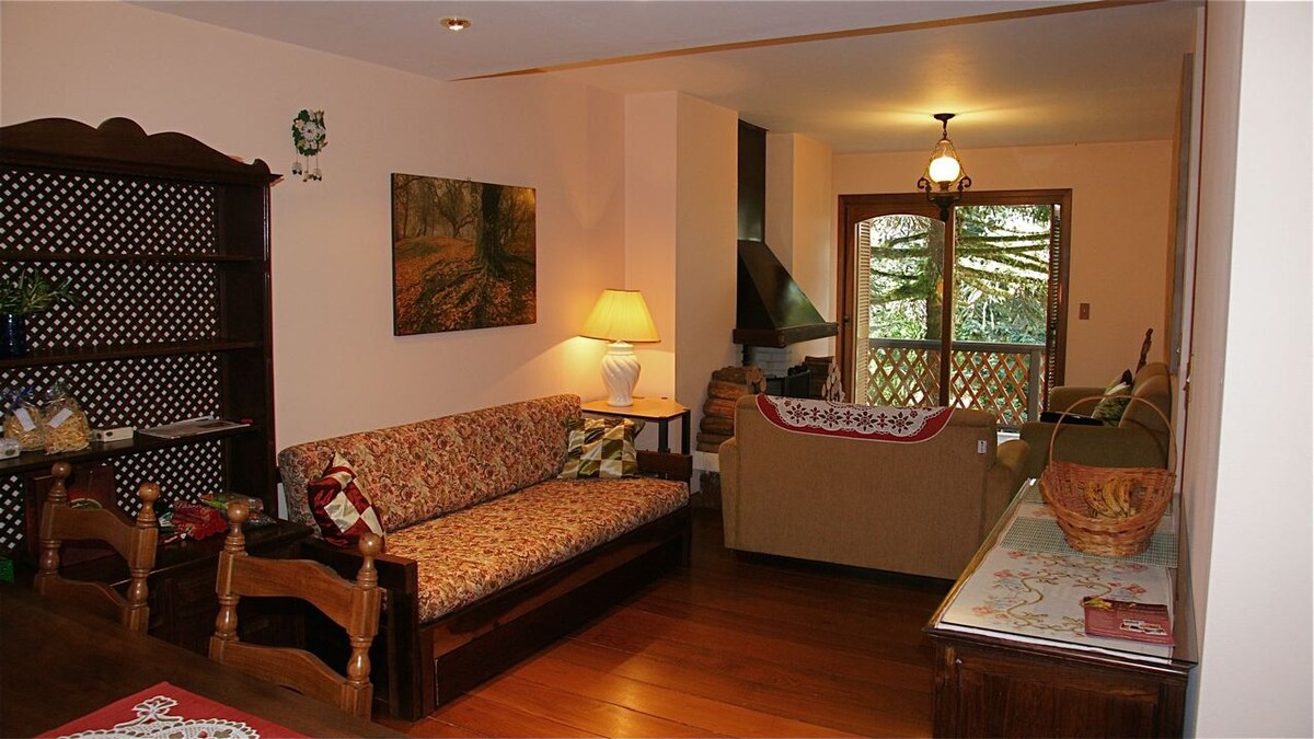 GRAMADO - APARTAMENTO CHARMOSO E ESPECIAL